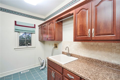 Tiny photo for 718 White Tail Ridge Drive, Fairlawn, OH 44333 (MLS # 5254956)