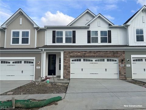Townhouse For Sale - 5083 Shepherds Glen Gln<br/> Lake County, Willoughby, OH 44094