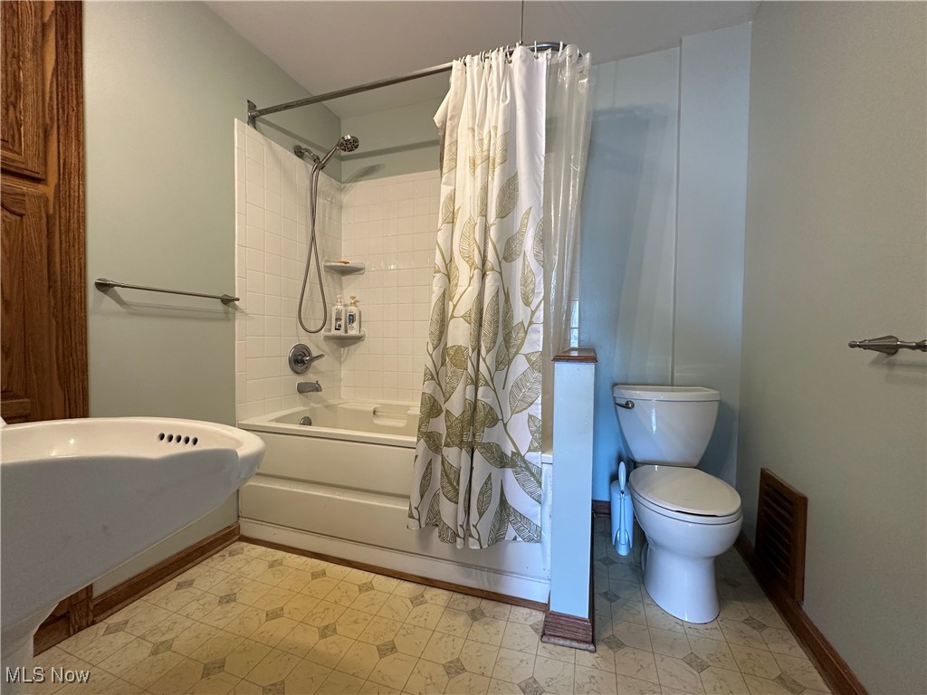 Village/East Sparta - Residential