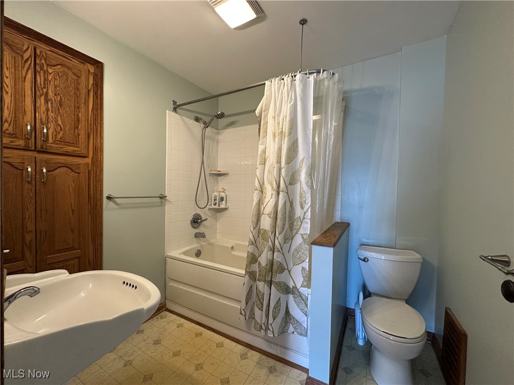 Village/East Sparta - Residential