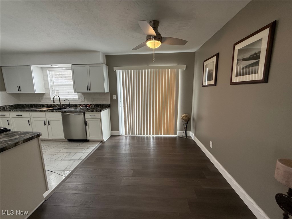 1054 Karen Drive, Akron, Ohio image 13