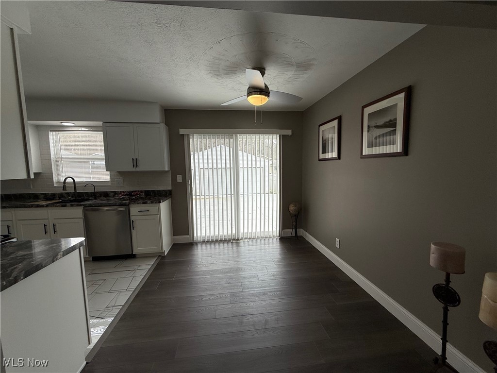 1054 Karen Drive, Akron, Ohio image 16