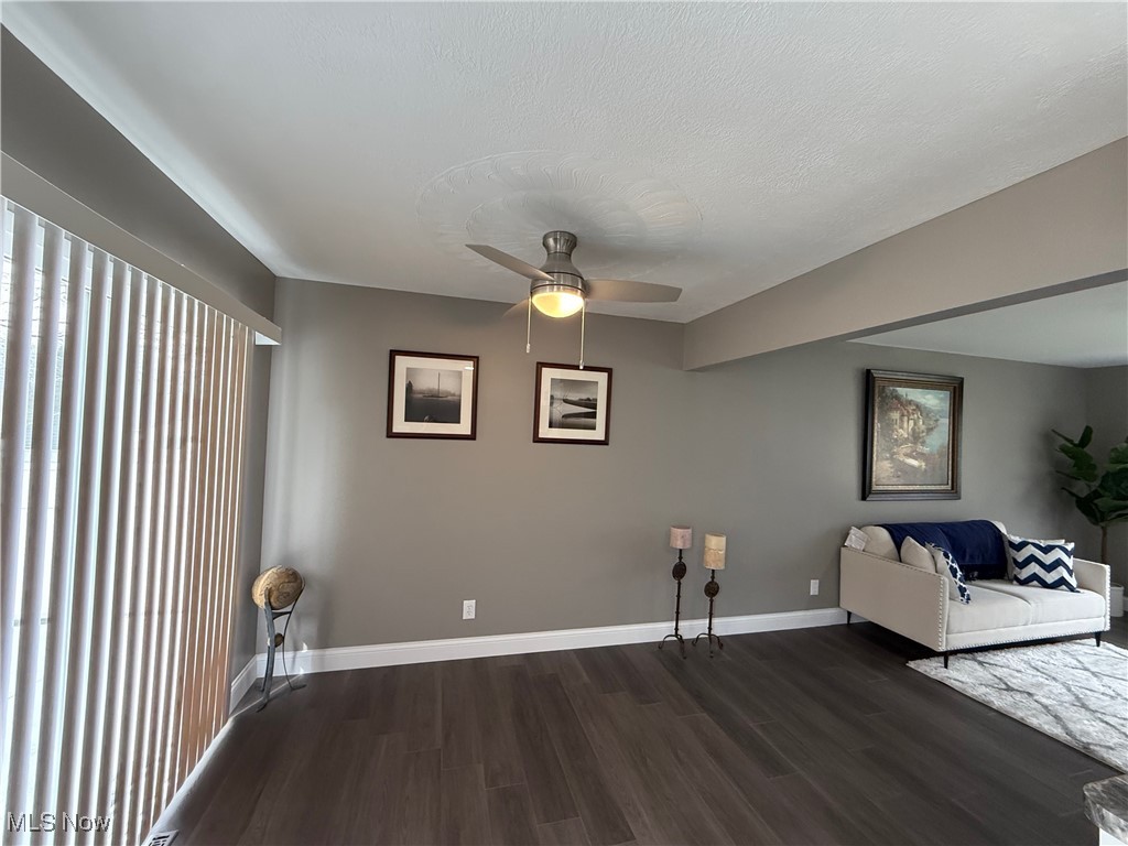 1054 Karen Drive, Akron, Ohio image 19