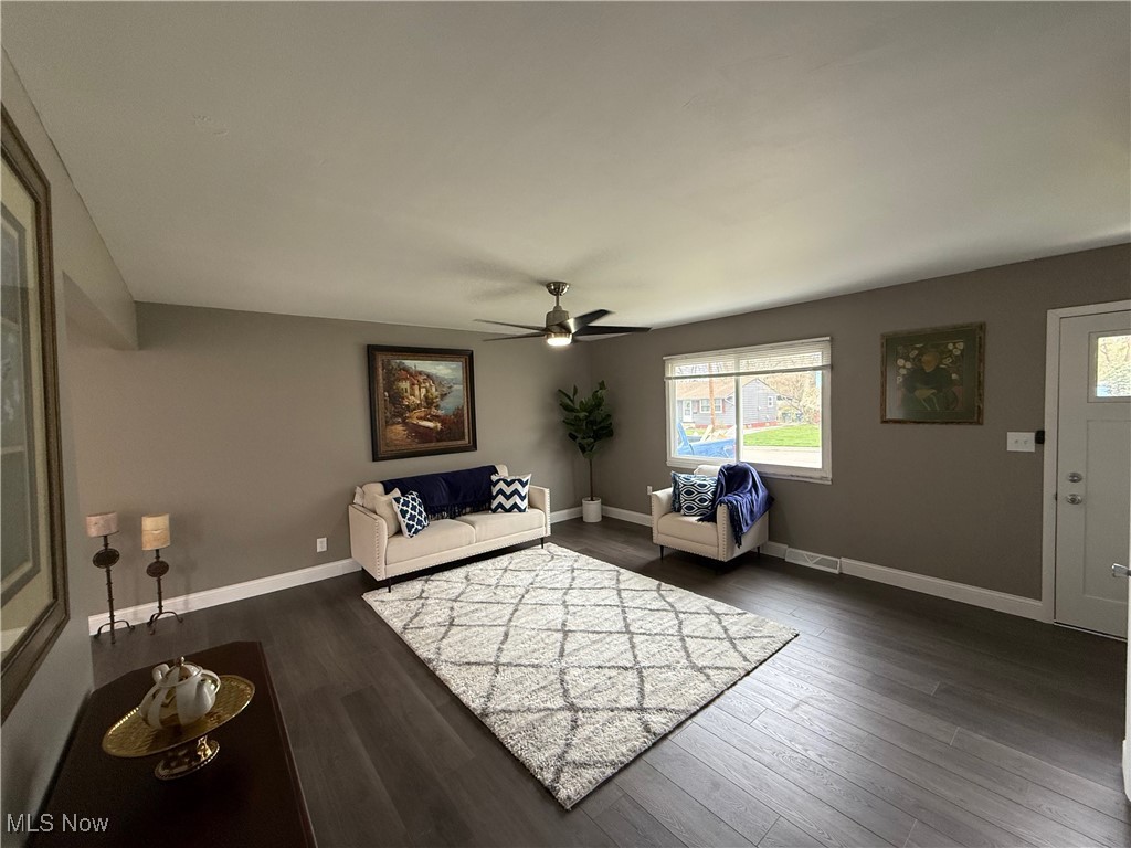 1054 Karen Drive, Akron, Ohio image 6