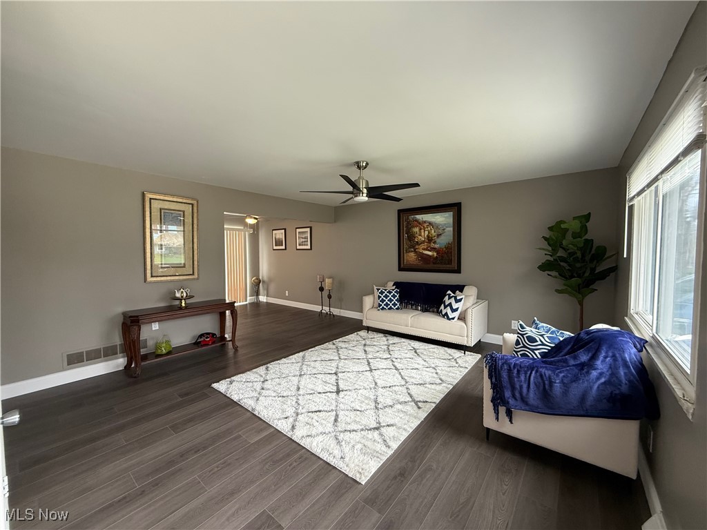 1054 Karen Drive, Akron, Ohio image 11