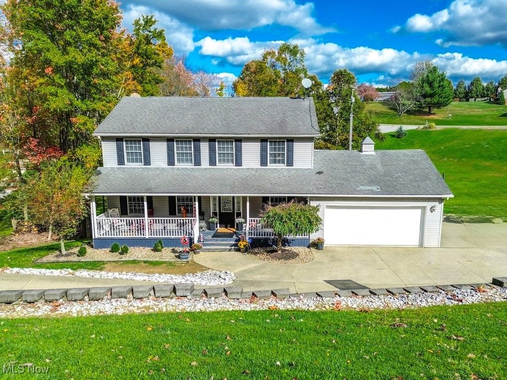 Photo of 819 Courtview Drive, Carrollton, OH 44615 (MLS # 5166304)
