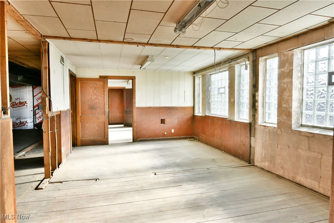 City/Youngstown - Commercial Sale