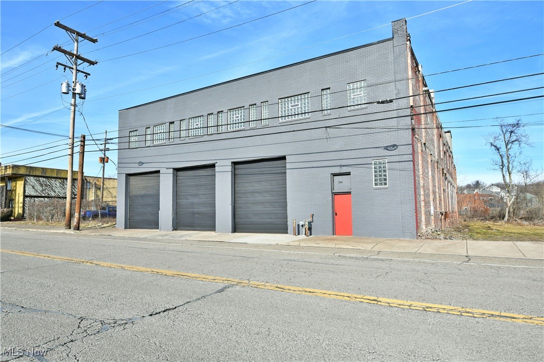 City/Youngstown - Commercial Sale