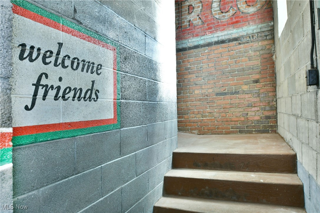 City/Youngstown - Commercial Sale