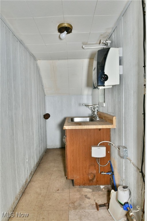 City/Youngstown - Commercial Sale