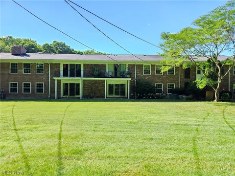 Condo For Rent - 6960 Carriage Hill Drive<br/> Cuyahoga County, Brecksville, OH 44141