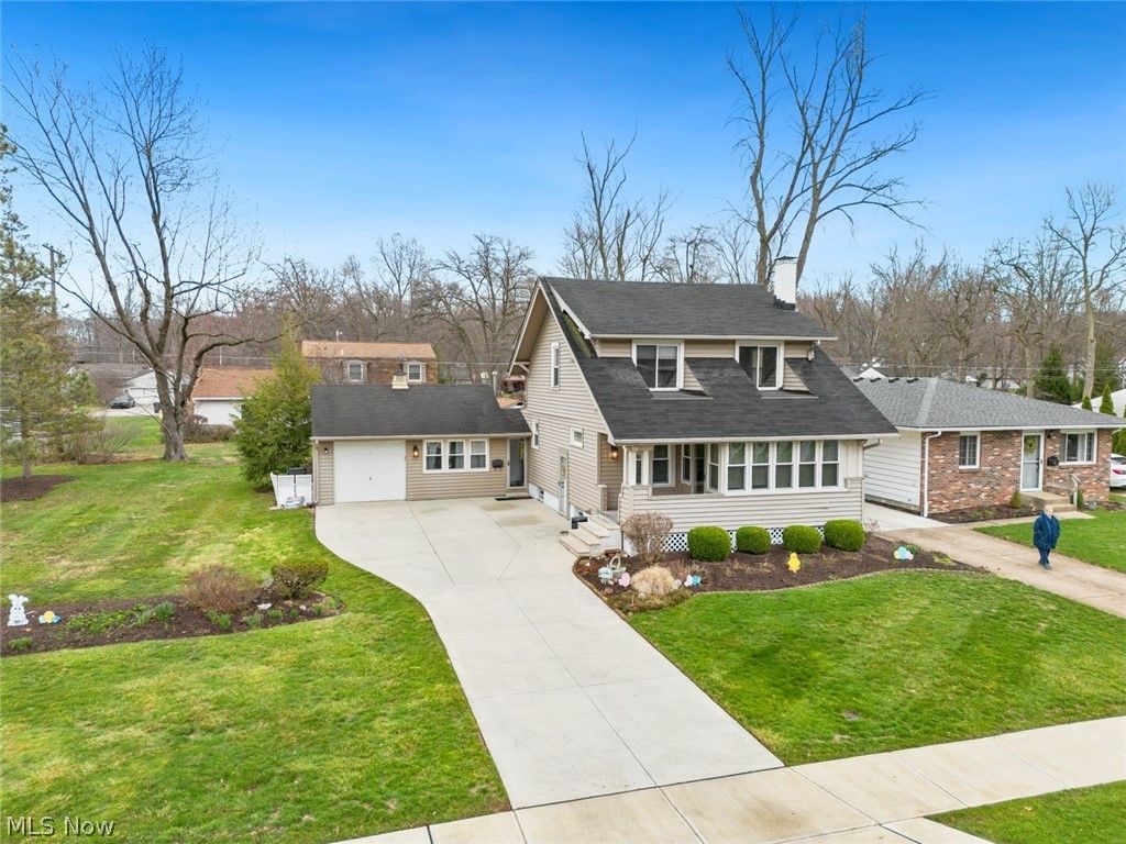 Photo of 133 Belmar Boulevard, Avon Lake, OH 44012 (MLS # 5196377)