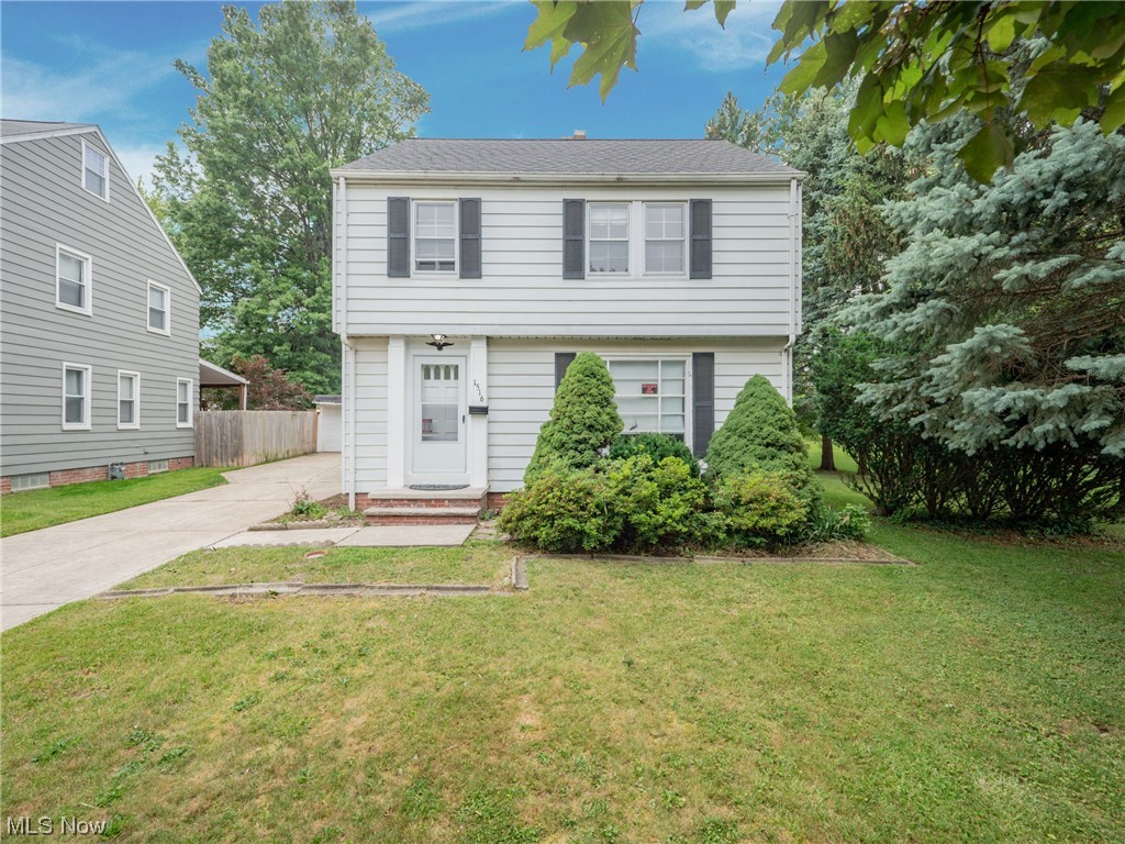 This Three Bedroom Colonial won't waste your time and is move in ready! With a completely remodeled kitchen and updated bathroom the only thing left is for you to add your own finishing touches. All of the flooring through-out the home has been updated featuring new carpet upstairs and luxury vinyl flooring on the entire first floor! Once you have completed your finishing touches take some time to relax in your private wooded back yard. Call to schedule your private showing!
