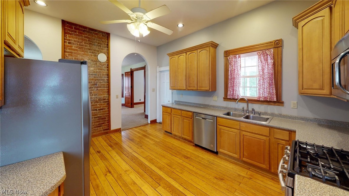 Roes Adn - Residential