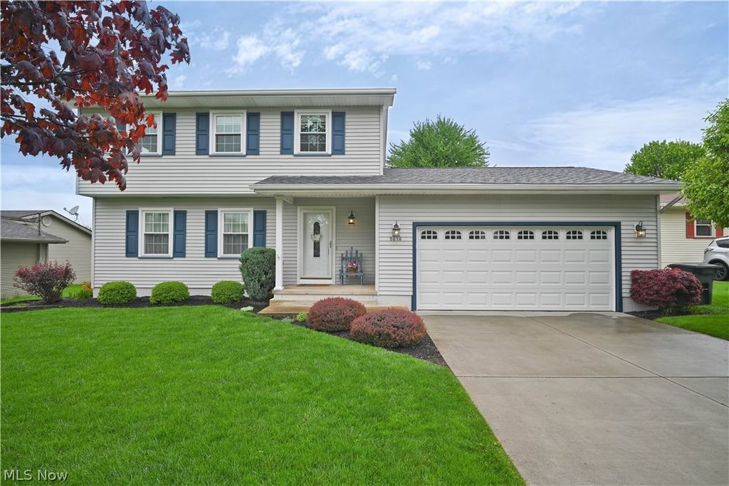 Photo of 5618 London Drive, Austintown, OH 44515 (MLS # 5206598)