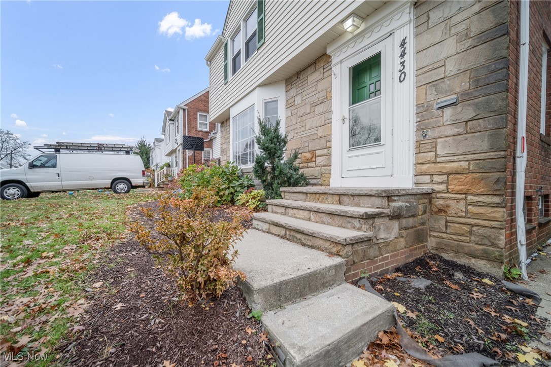 University Heights, Ohio 44118, United States, 3 Bedrooms Bedrooms, ,2 BathroomsBathrooms,Residential,Active,109804