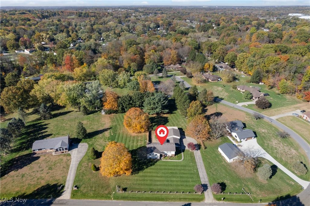 Photo of 2660 Mayfair Circle, Akron, OH 44312 (MLS # 5168090)