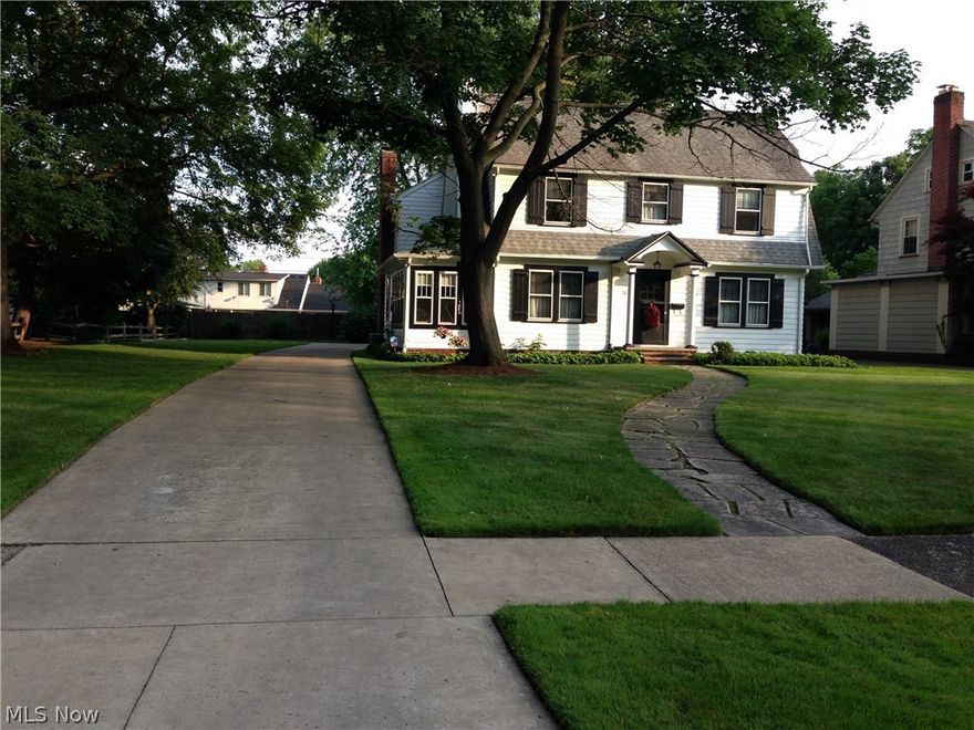 A timeless example of colonial architecture.  This quality-built 5 bedroom 2.5 bath 2-story home is move-in ready!  Updated roof, furnace, air conditioning, flooring, some windows, and sun room.  Large family room with wood-burning fireplace.  Sizable master bedroom with recently remodeled fixtures, lighting and flooring full bath.  3-car plus garage with concrete driveway.  This delightful NE Warren home is near Trumbull Country Club and close to Eastwood Mall shopping, banking, hospitals, and plenty of dining!  One-year home warranty!