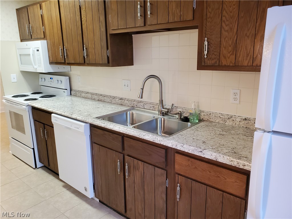 Silver Lake Towers - Residential