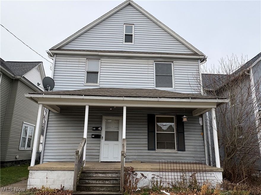 Great investment opportuntiy or owner occupied duplex in the heart of Barberton.  Walking distance to Lake Anna and local shops/schools. Downstairs unit is a 1 bed and 1 bath unit that is occupied by a long term tenant who wishes to stay. The upstairs unit is a 2 bed 1 bath and is recently vacant. Spacious front porch, split entry way off of the front of the house, with plenty of off street parking, and additiional parking to the rear of the property. Owner pays all utilities for the building.