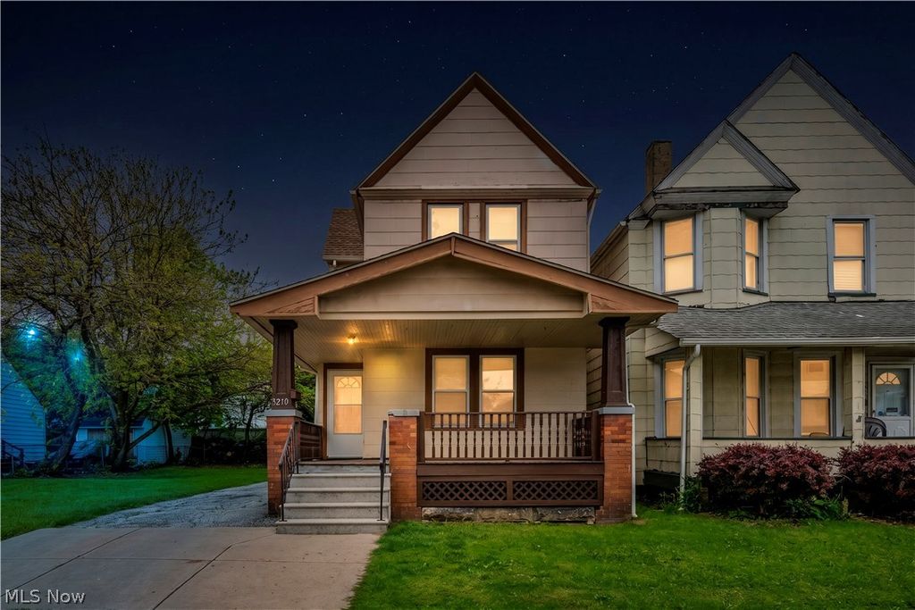 Photo of 3210 W 90th Street, Cleveland, OH 44102 (MLS # 5222935)