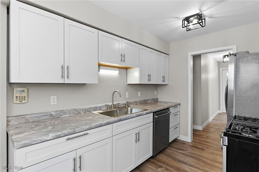 Photo of 5576 Cumberland Drive, Garfield Heights, OH 44125 (MLS # 5184611)