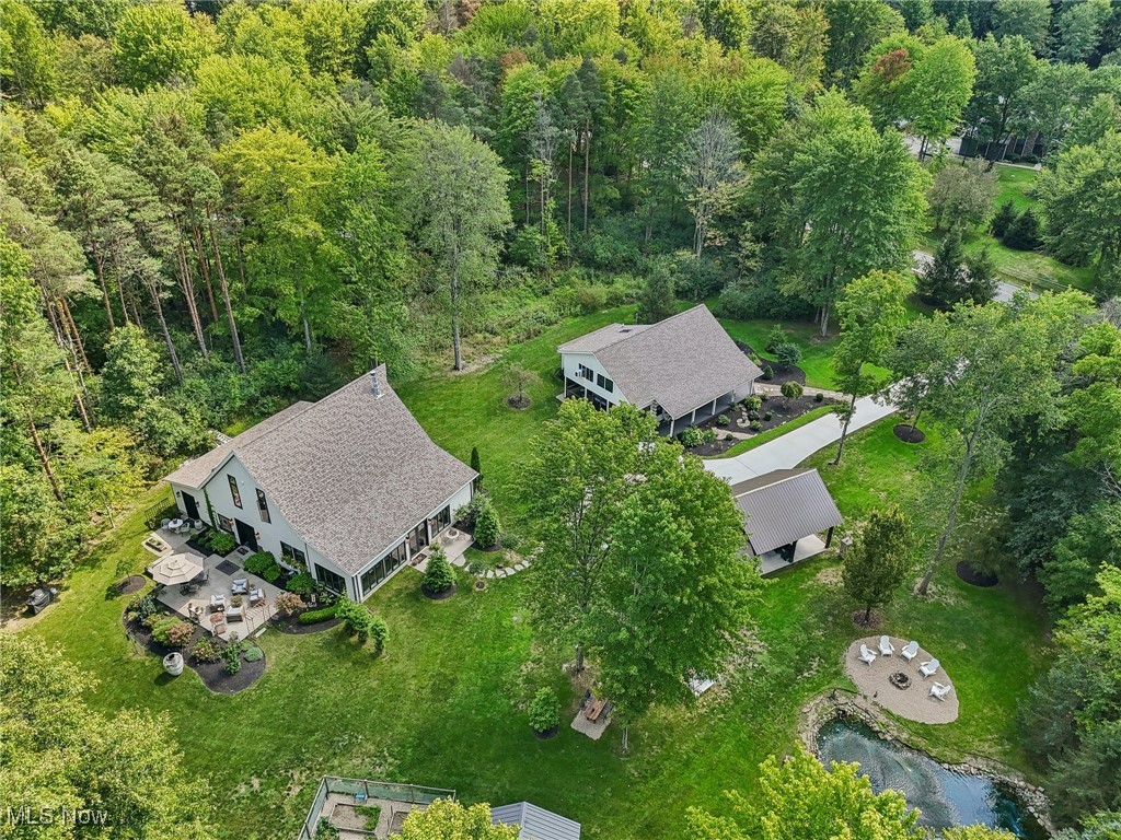 7090 Country Lane