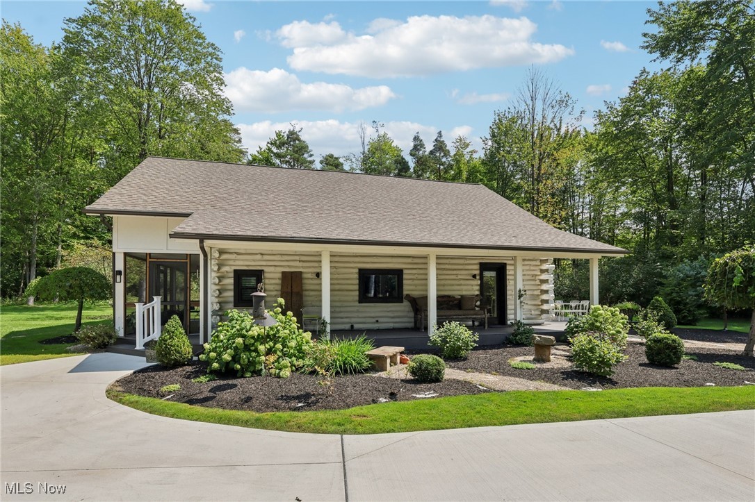7090 Country Lane