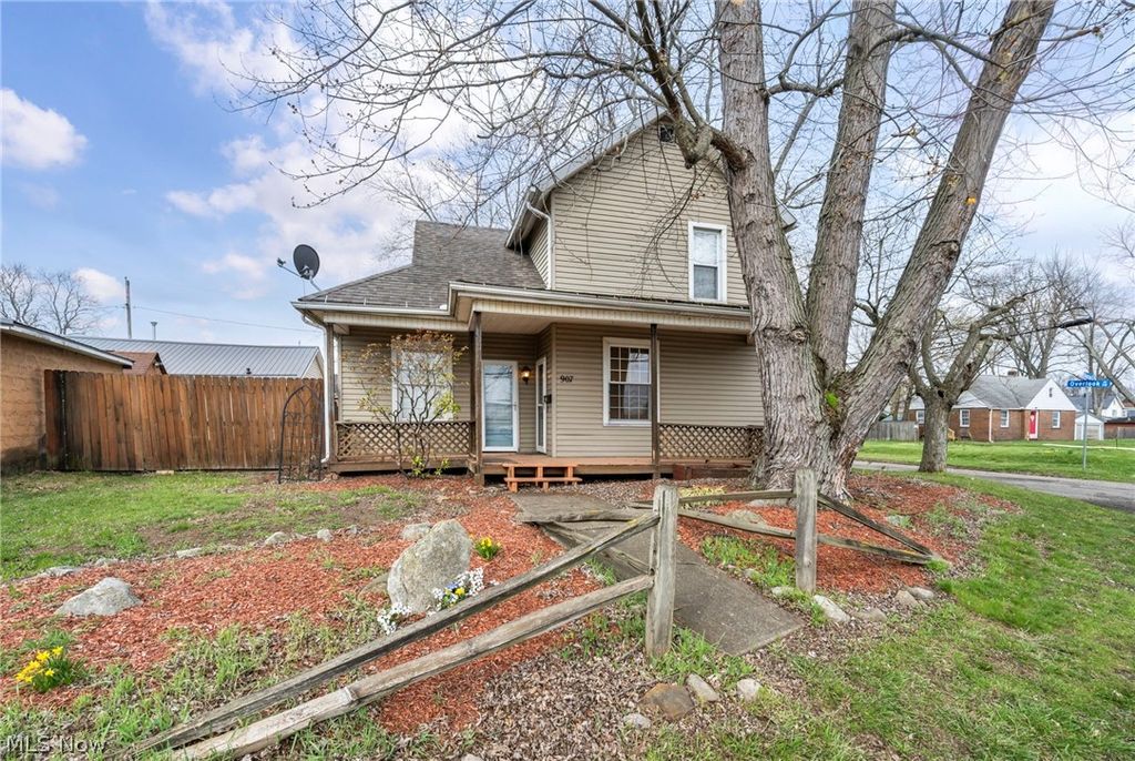 Photo of 907 Duncan Street SW, Massillon, OH 44647 (MLS # 5185413)