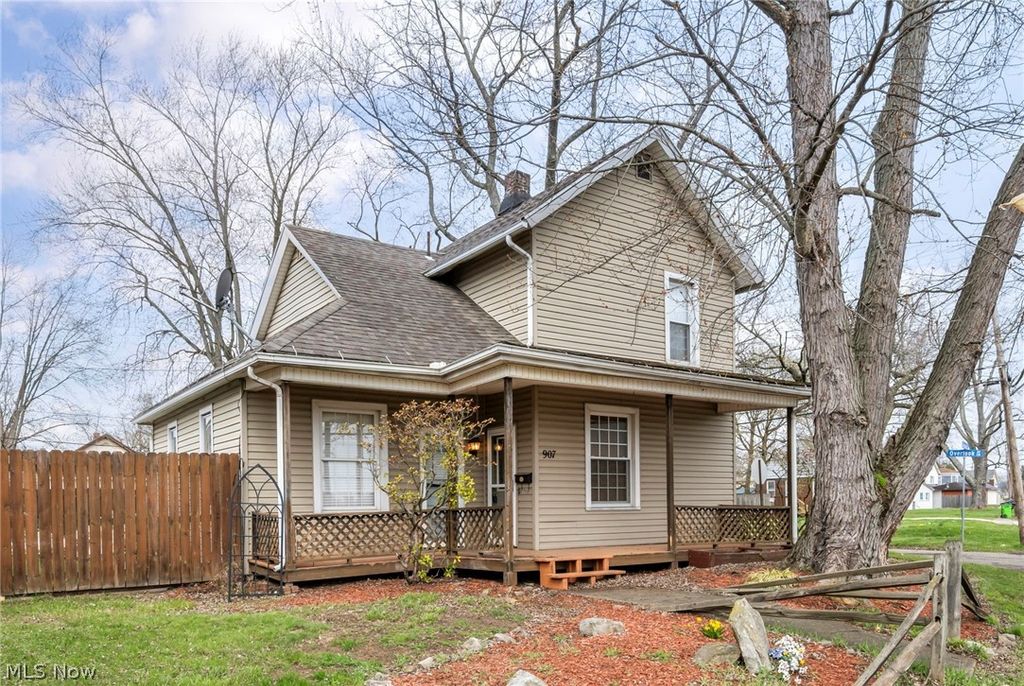 Photo of 907 Duncan Street SW, Massillon, OH 44647 (MLS # 5185413)