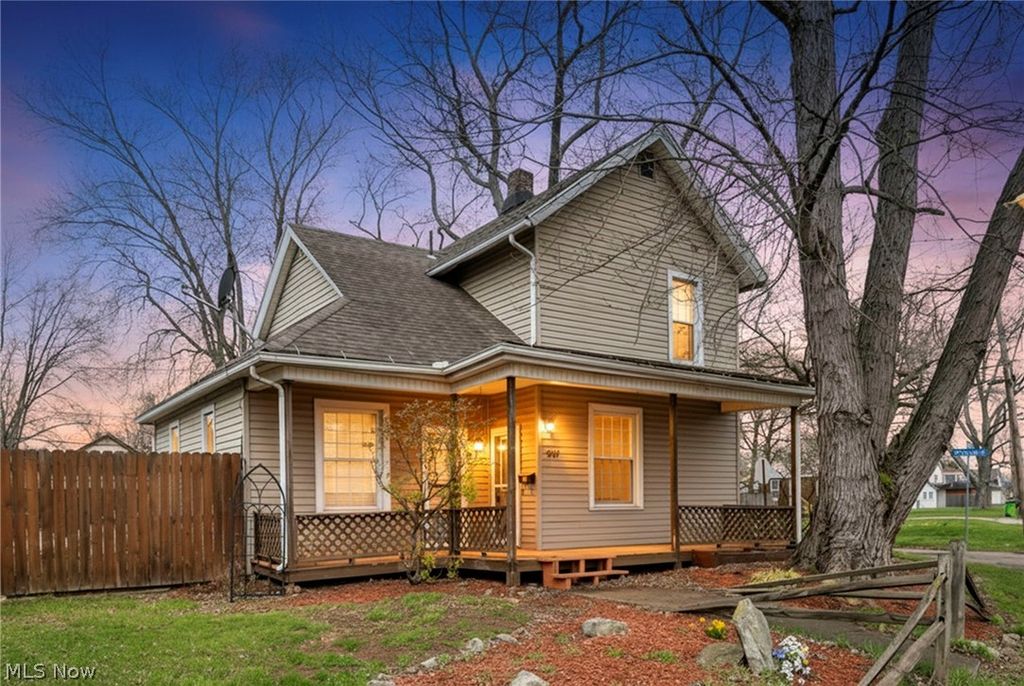 Photo of 907 Duncan Street SW, Massillon, OH 44647 (MLS # 5185413)