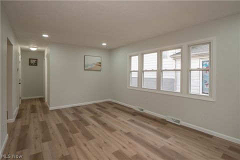 Tiny photo for 275 20th Street SE, Massillon, OH 44646 (MLS # 5189209)