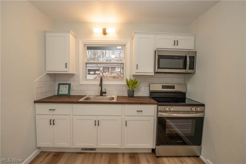 Tiny photo for 275 20th Street SE, Massillon, OH 44646 (MLS # 5189209)