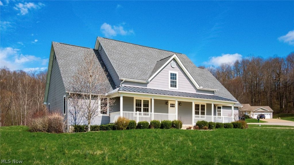 Photo of 2435 Freedom Lane, Zanesville, OH 43701 (MLS # 5195600)