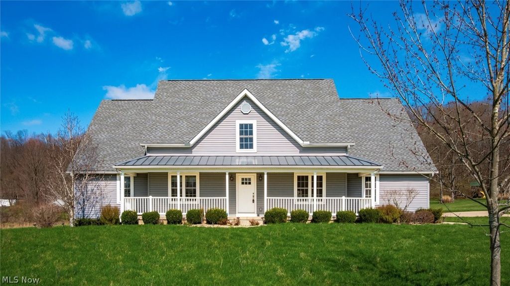 Photo of 2435 Freedom Lane, Zanesville, OH 43701 (MLS # 5195600)