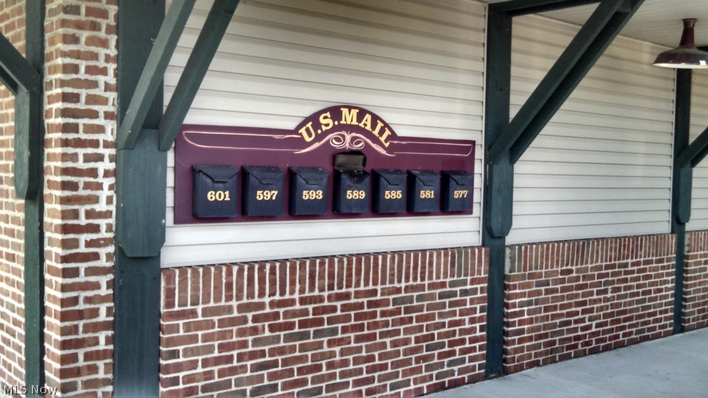 Parsons Crossing - Commercial Lease