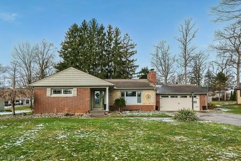 Homes For Sale - 2625 Belleflower Drive<br/> Stark County, Alliance, OH 44601