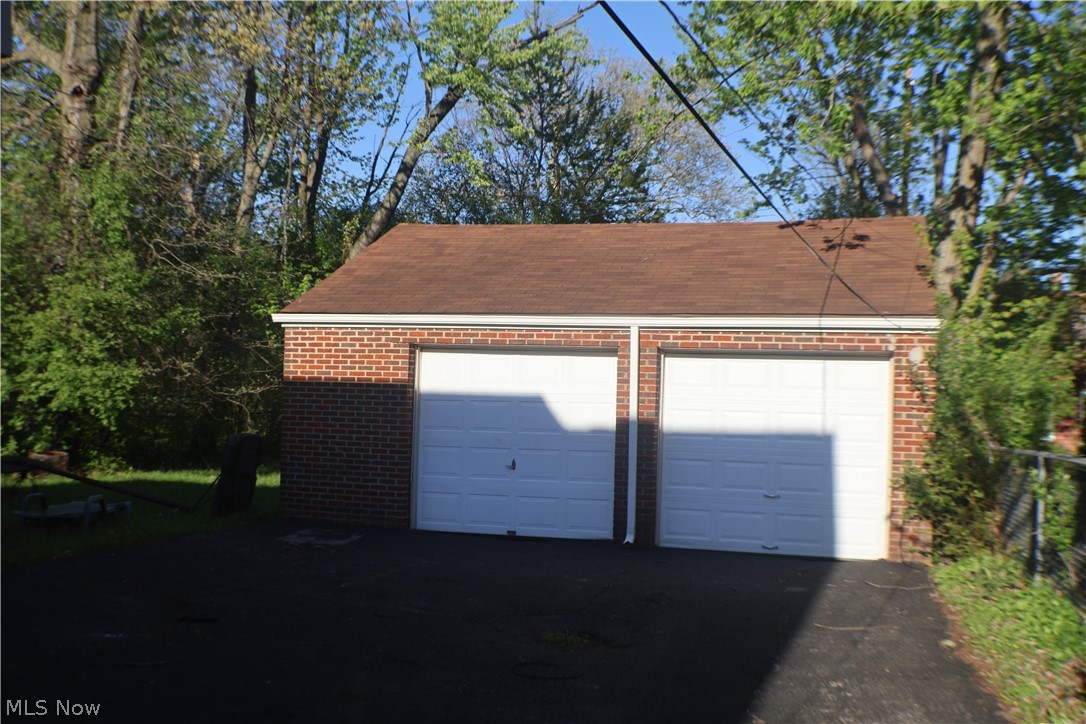 Shaker Lakes - Residential