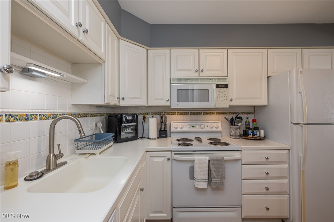 Marine Towers East - Residential