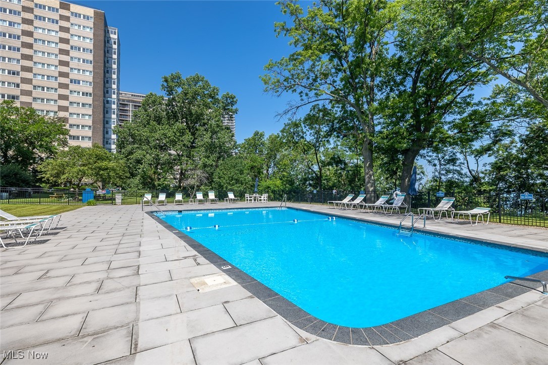 Marine Towers East - Residential