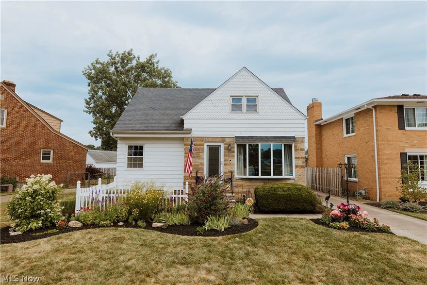 Well-kept bungalow on Ridgewood Lake is sure to catch your eye! Layout features three bedrooms, one & a half bathrooms, a cozy living room with beautiful bay window & hardwood floors throughout!  Updates include brand new front door, windows, electrical, paint throughout, landscaping & front paver patio.  Ridgewood Lake Park was just redeveloped with new landscaping & a convenient walking trail. This one will not last, schedule your appointment today!