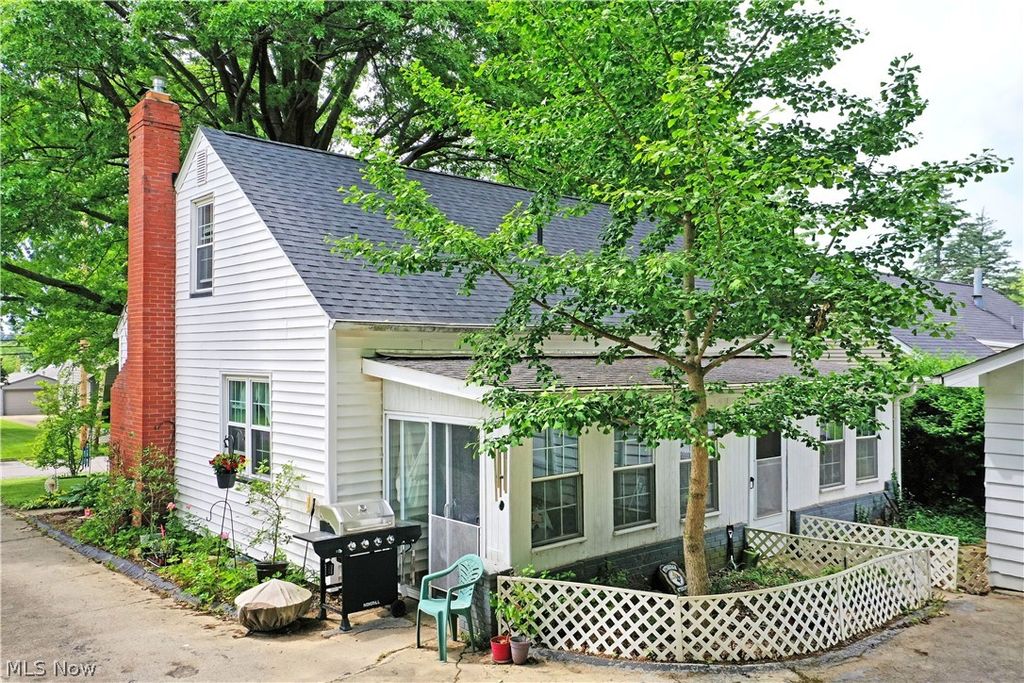 Photo of 7435 Westview Drive, Youngstown, OH 44512 (MLS # 5214635)