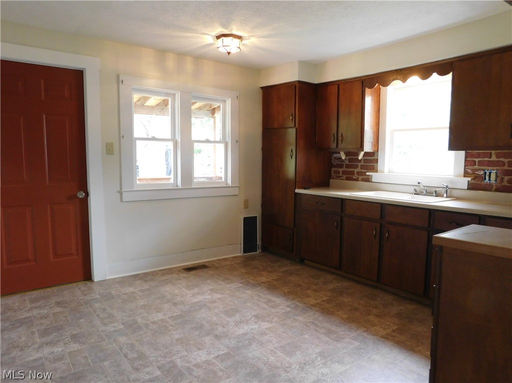 Burbank Village Inc - Residential