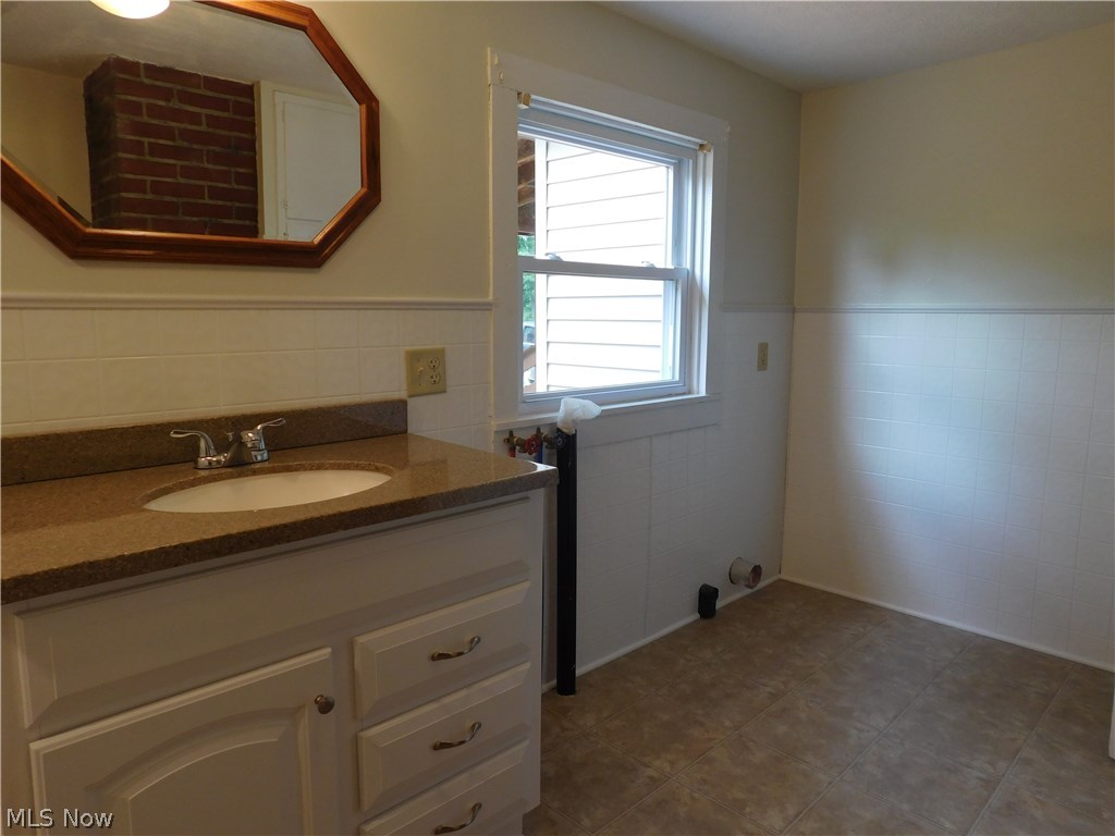 Burbank Village Inc - Residential