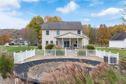 Tiny photo for 268 Schoenbrunn Drive NE, New Philadelphia, OH 44663 (MLS # 5187631)