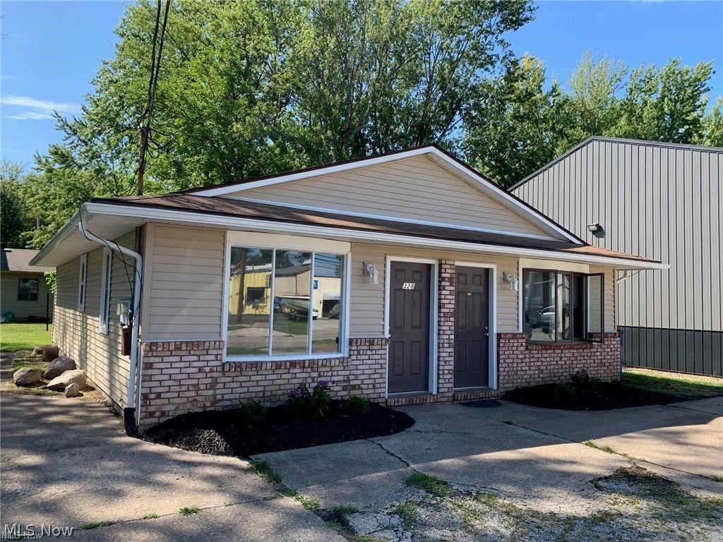 Photo of 326 Abbe Road, Sheffield Lake, OH 44054 (MLS # 5192600)