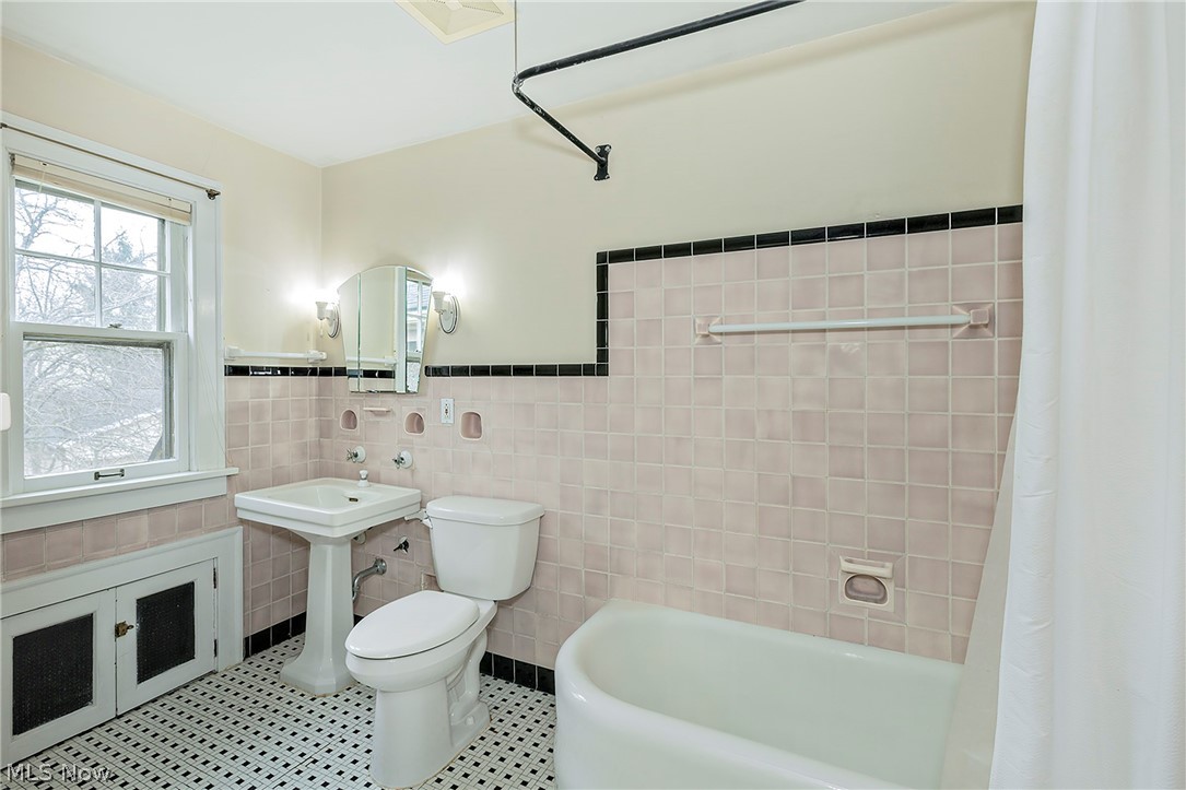 Crestwood - Residential