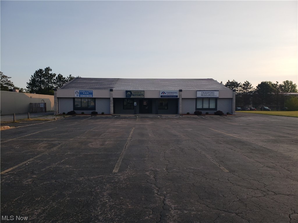 An opportunity to Expand or return to the out of the house office space. This great building is offering an Office/Retail space for Lease with well travelled road and plenty of passerby traffic, a large parking lot for customers and a large sized sign block for location identification. Front section as unit sits is 17Ft x 32 Ft with a back storage area or 17 ft x 18 ft. For a total of 850 Sqft. Tennant only pays electric all the other utilities are covered. Unit is currently set up for an office with a back storage/break area. Unit does have private bathroom and break area. Don't let this opportunity pass by.