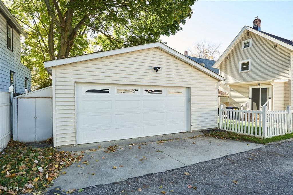 Photo of 355 Cuyahoga Street, Akron, OH 44310 (MLS # 5168323)