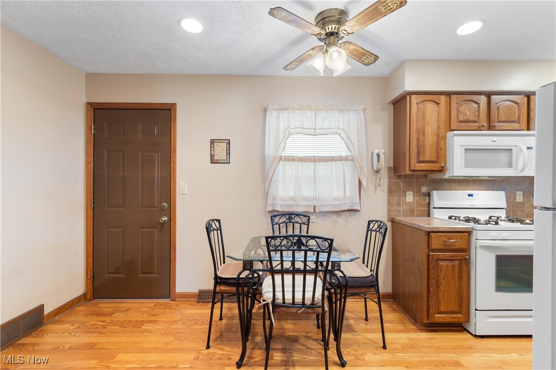 447 Center Road, Bedford, Ohio image 10